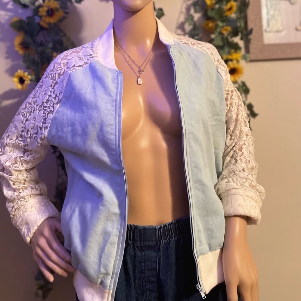 Soft transparent sleeved shirt with floral design small staining on inside